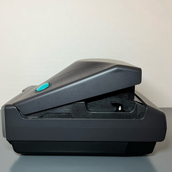 Polaroid Spectrum AF Instant Camera - Picture 2 of 11